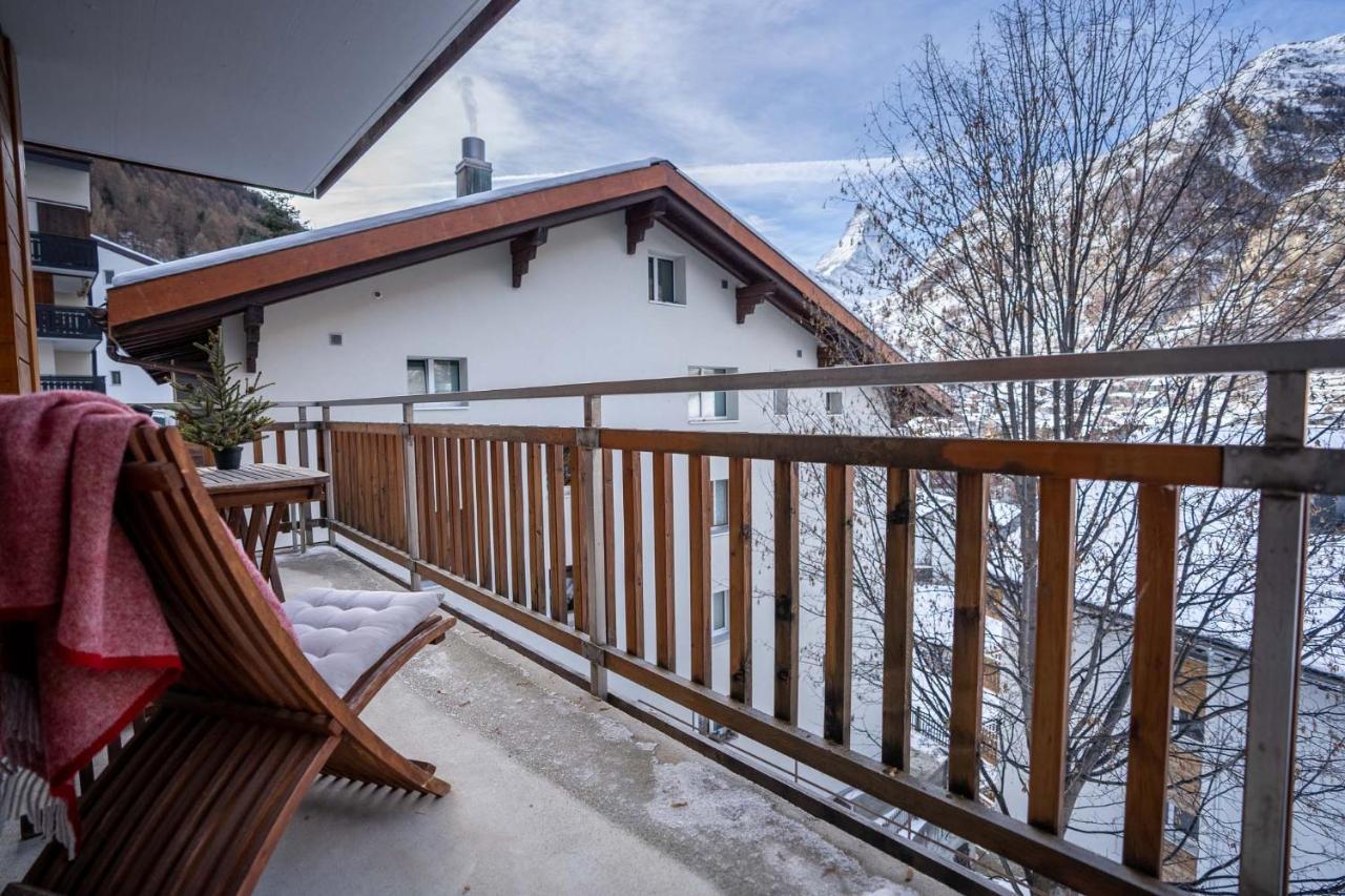 Modern Apartment With Matterhorn View Zermatt Bagian luar foto