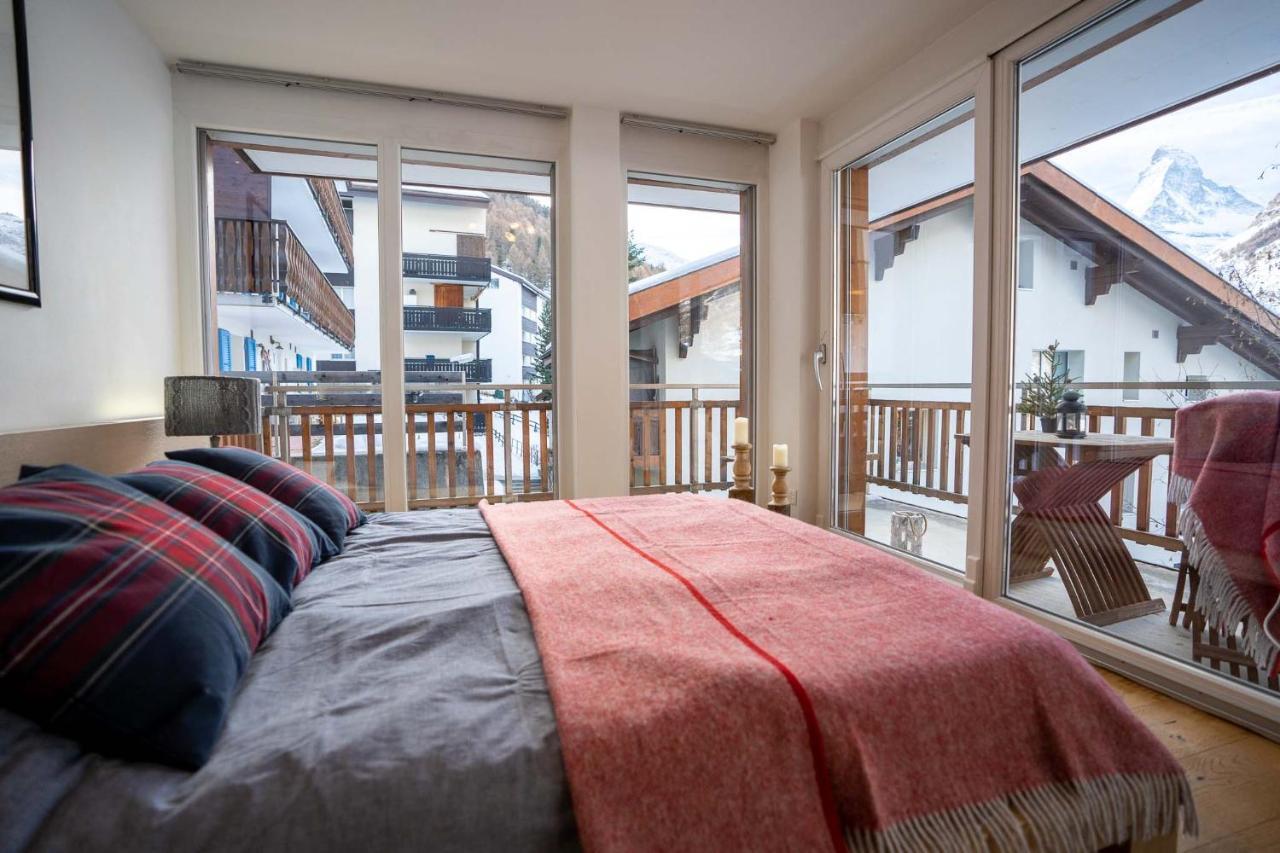 Modern Apartment With Matterhorn View Zermatt Bagian luar foto